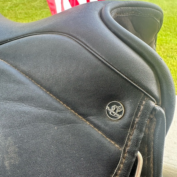 16” Thorowgood Dressage Saddle - Picture 16 of 16